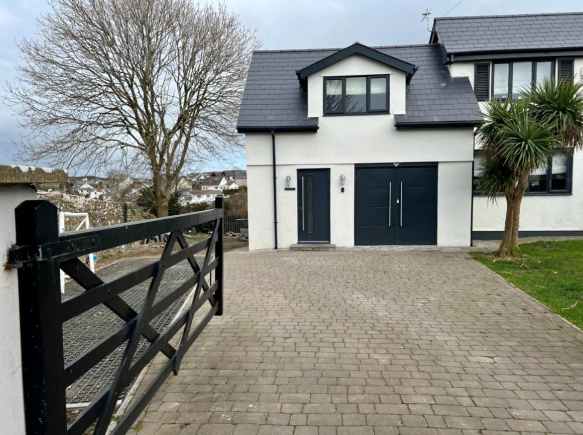 Orchard Lodge -Coastal Retreat, New Build, Village Views, Private Garden And Terrace Saint Brides Major Extérieur photo
