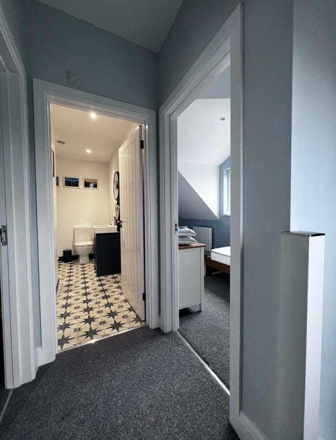 Orchard Lodge -Coastal Retreat, New Build, Village Views, Private Garden And Terrace Saint Brides Major Extérieur photo